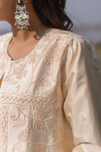 Load image into Gallery viewer, SILK PHULKARI JACKET PURE SHINMMER AND FLOW PRE - ORDER