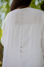 Load image into Gallery viewer, White Sindhi Mirror Work Kurta