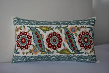 Load image into Gallery viewer, White Blue Border Suzani