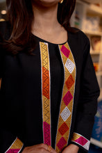 Load image into Gallery viewer, CHOPE-STYLE PHULKARI JACKET
