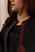 Load image into Gallery viewer, BAGH JACKET WITH CHOPE-STYLE PHULKARI
