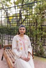 Load image into Gallery viewer, PHULKARI JACKET AND SHIMMERING ARTISTRY PRE - ORDER
