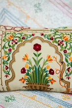 Load image into Gallery viewer, &quot;Chaar Taaq&quot; Lumber cushion cover
